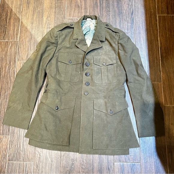 Men’s Vietnam Air Force Dress Jacket. Size 46R.